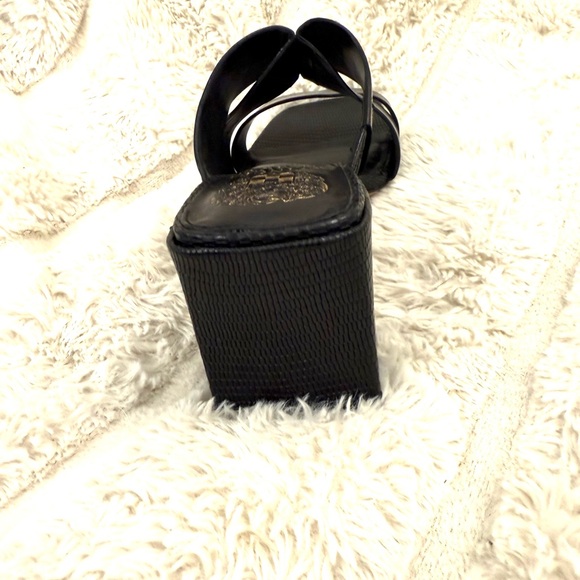 VINCE CAMUTO Black Sandals With Chunky Heel - Picture 7 of 16